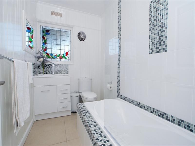 48 Johnson Drive, Ferntree Gully VIC 3156