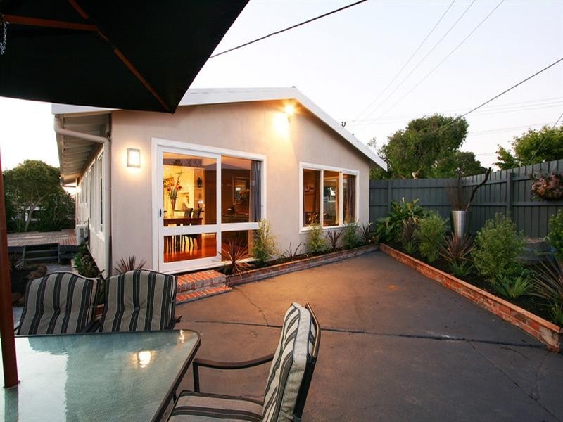 48 Johnson Drive, Ferntree Gully VIC 3156