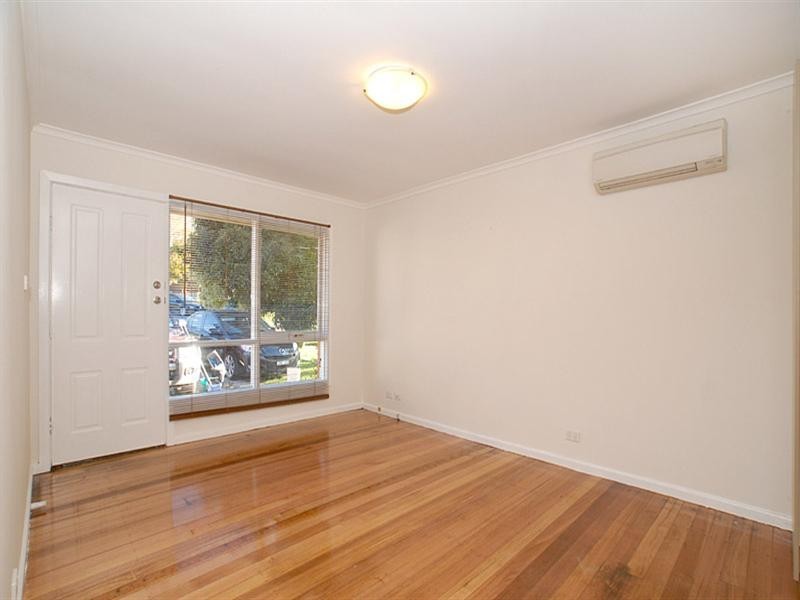1/8 Simpson Road, Ferntree Gully VIC 3156