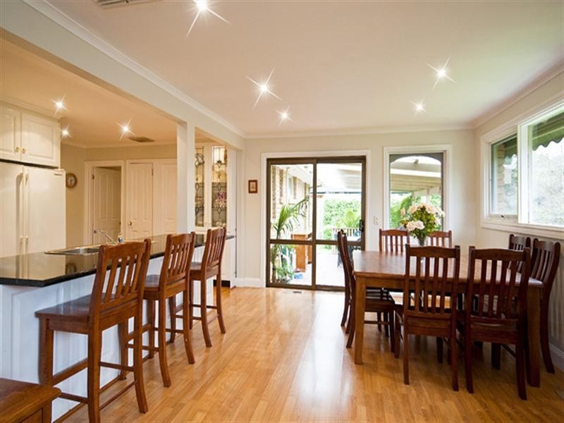 10 Renwick Road, Ferntree Gully VIC 3156