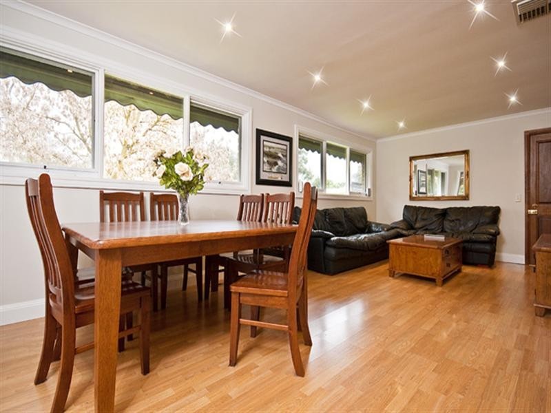 10 Renwick Road, Ferntree Gully VIC 3156