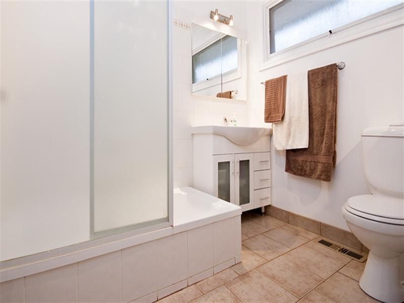 10 Renwick Road, Ferntree Gully VIC 3156