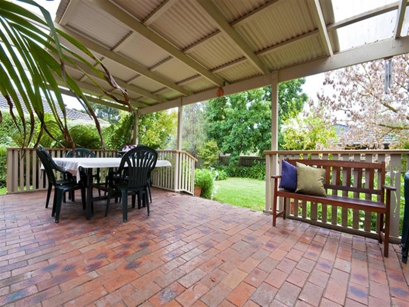 10 Renwick Road, Ferntree Gully VIC 3156