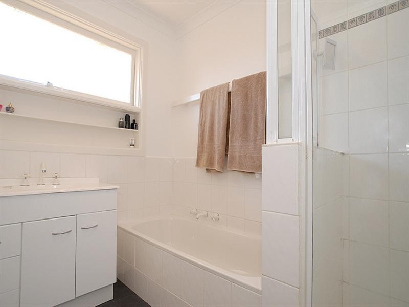 9 White Avenue, Bayswater North VIC 3153