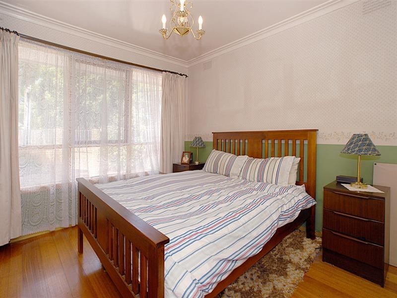 4 Carlisle Road, Ferntree Gully VIC 3156