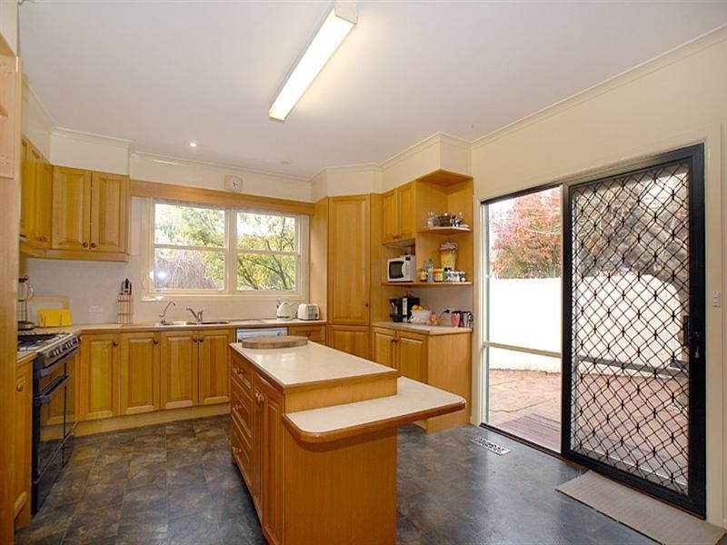 2 Acacia Road, Upper Ferntree Gully VIC 3156