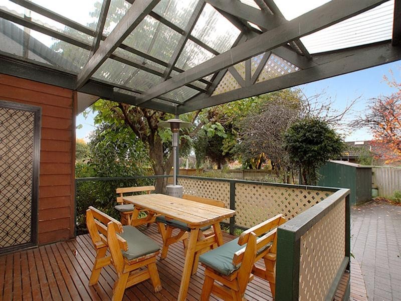 2 Acacia Road, Upper Ferntree Gully VIC 3156