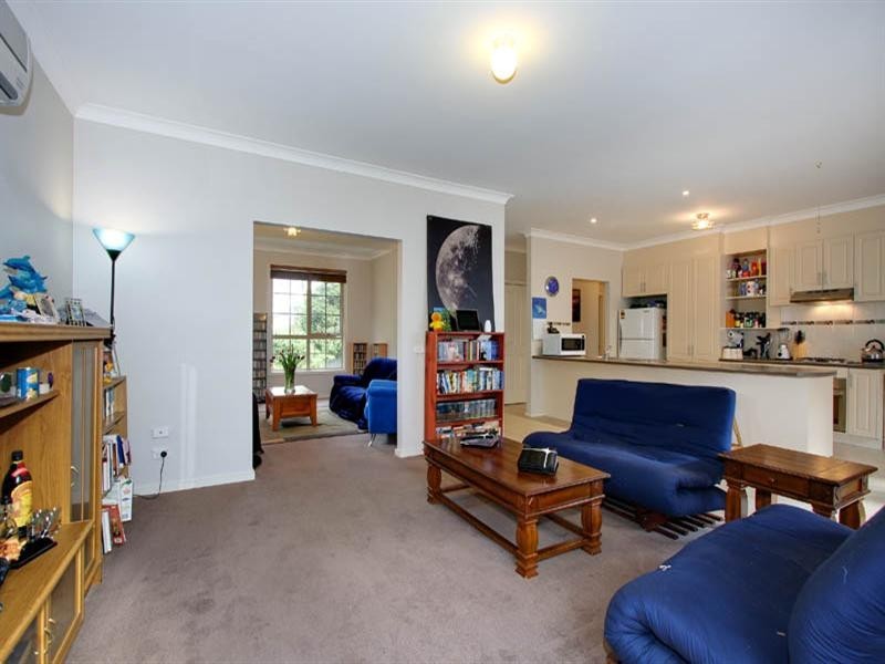 2/5 Selman Avenue, Ferntree Gully VIC 3156