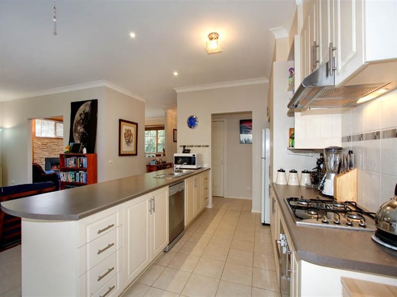 2/5 Selman Avenue, Ferntree Gully VIC 3156