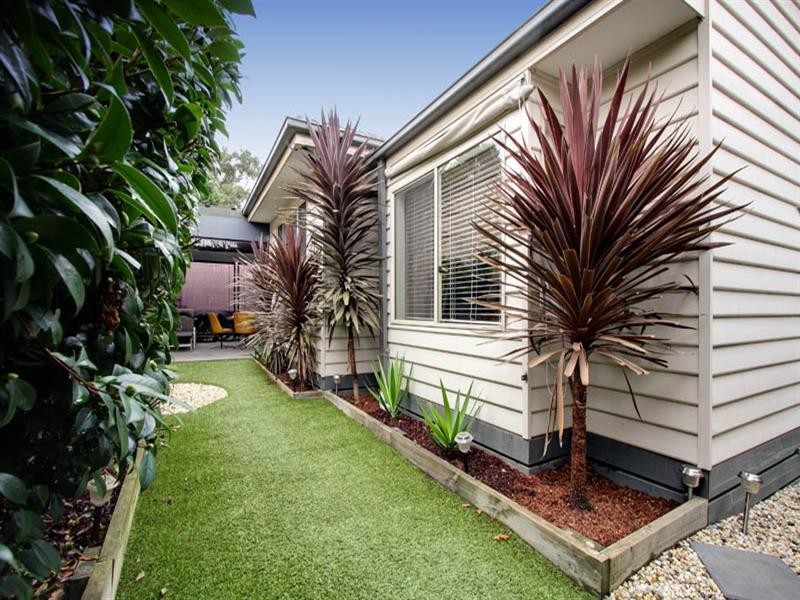 2/5 Selman Avenue, Ferntree Gully VIC 3156