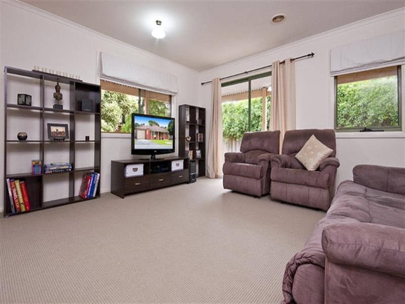 18 Manna Court, Ferntree Gully VIC 3156