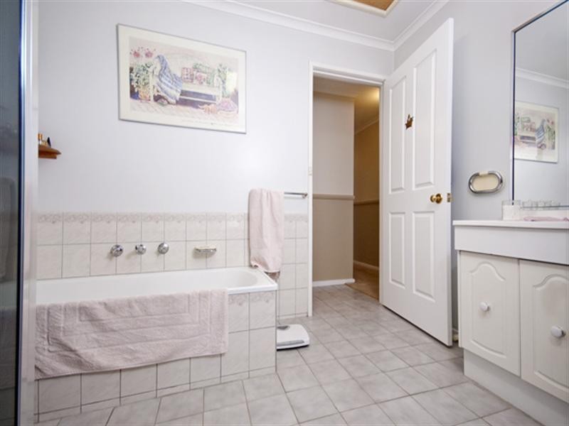 294 Windermere Drive, Ferntree Gully VIC 3156