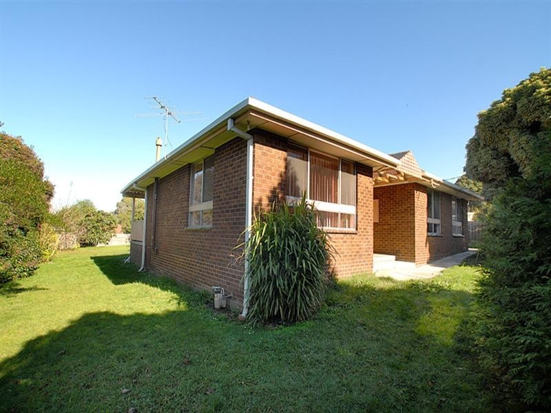 23 Commercial Road, Ferntree Gully VIC 3156