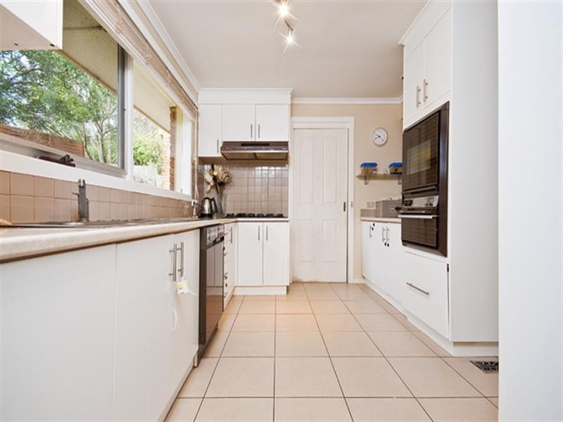 34 Francis Crescent, Ferntree Gully VIC 3156