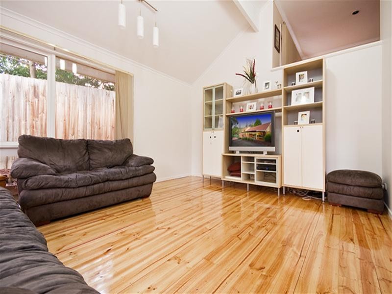 34 Francis Crescent, Ferntree Gully VIC 3156