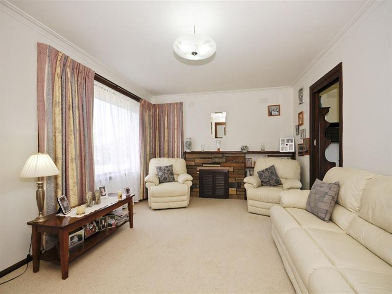 19 Latona Avenue, Knoxfield VIC 3180