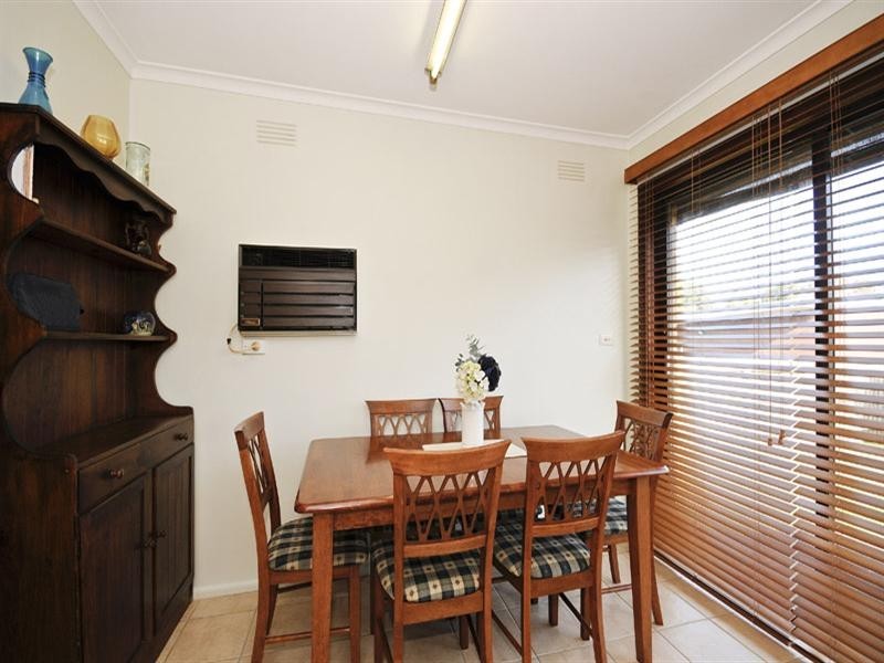 19 Latona Avenue, Knoxfield VIC 3180