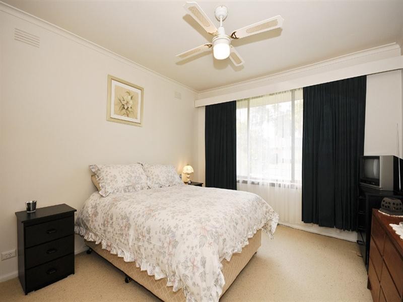 19 Latona Avenue, Knoxfield VIC 3180