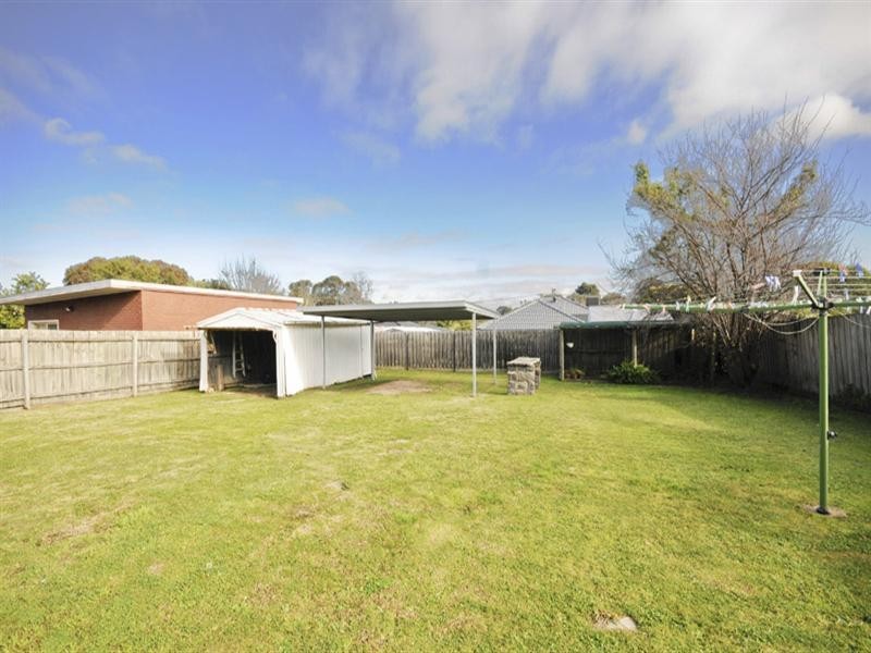 19 Latona Avenue, Knoxfield VIC 3180