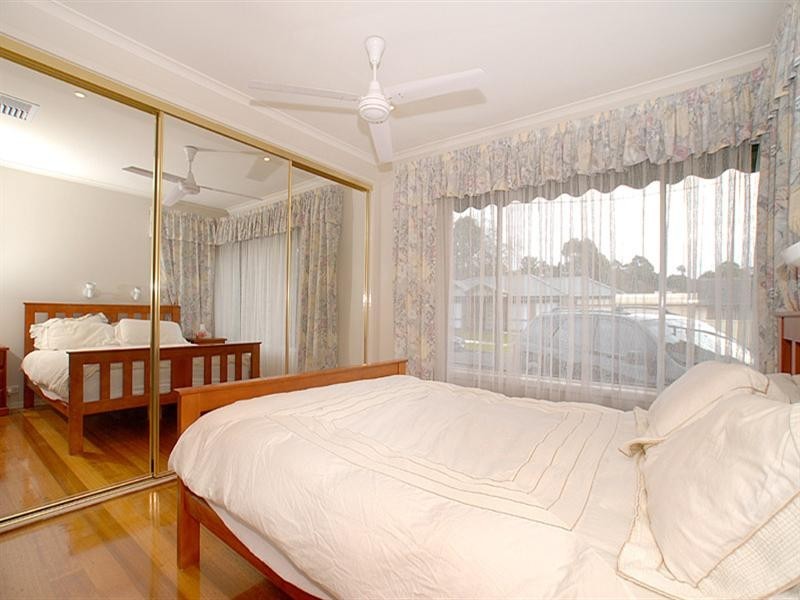 34 Birkenhead Drive, Kilsyth VIC 3137