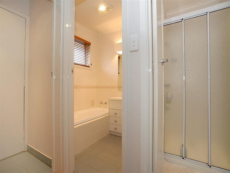 34 Birkenhead Drive, Kilsyth VIC 3137