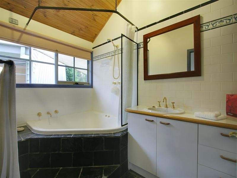 11 Lillypilly Lane, Kilsyth South VIC 3137