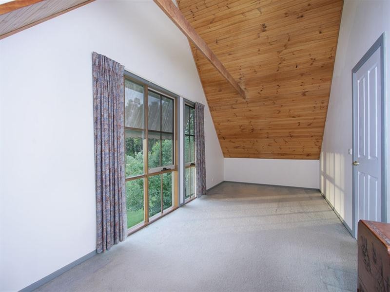 11 Lillypilly Lane, Kilsyth South VIC 3137