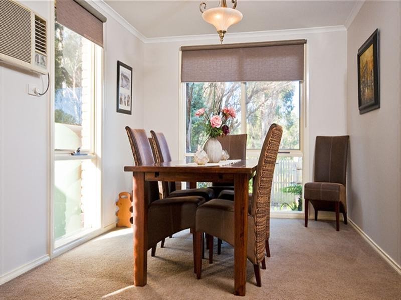 10 Woodview Place, Knoxfield VIC 3180