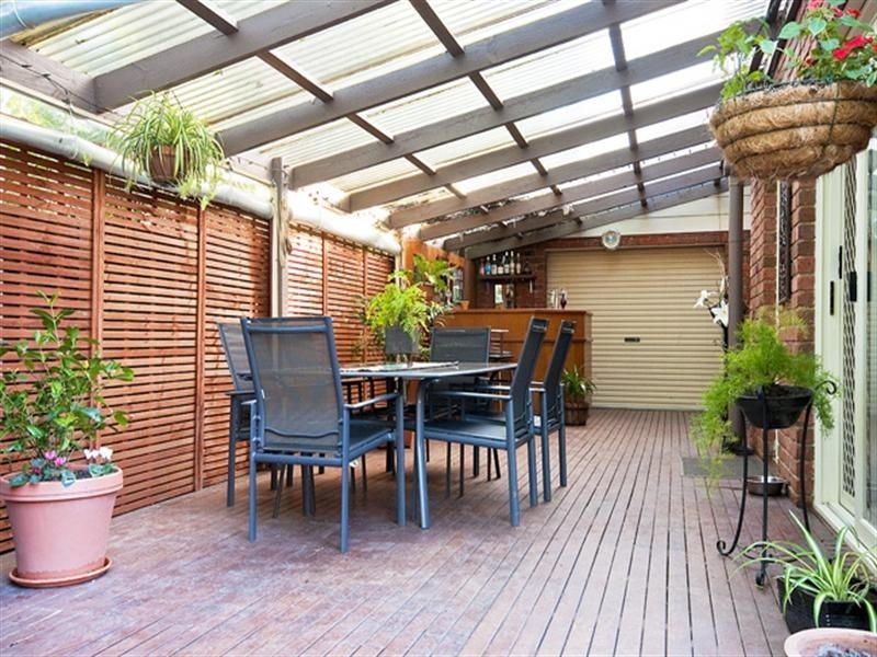 10 Woodview Place, Knoxfield VIC 3180