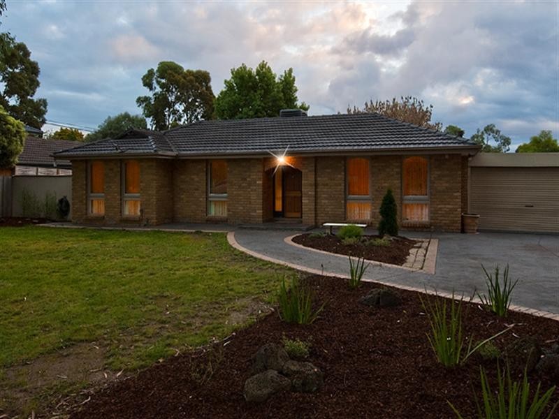 10 Renwick Road, Ferntree Gully VIC 3156