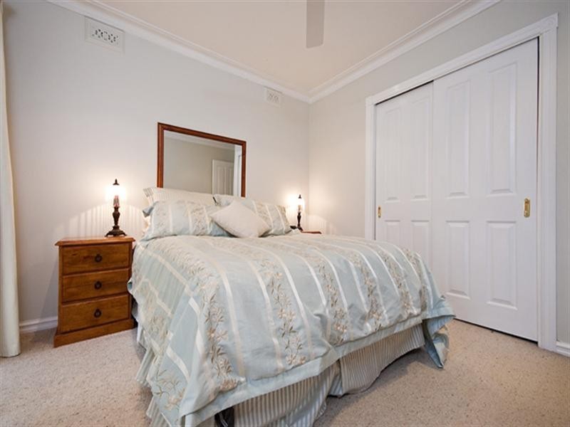 10 Renwick Road, Ferntree Gully VIC 3156