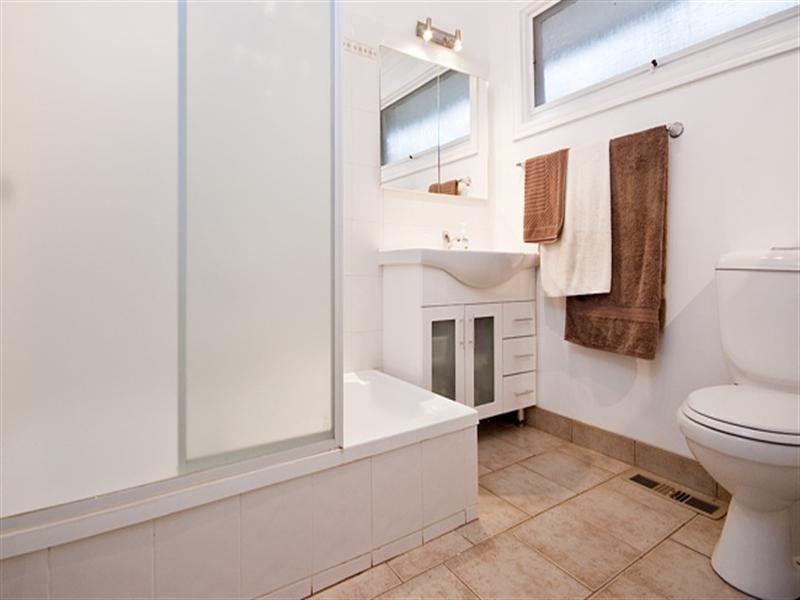 10 Renwick Road, Ferntree Gully VIC 3156