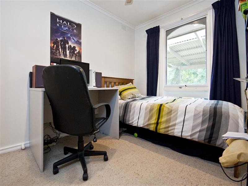 10 Renwick Road, Ferntree Gully VIC 3156