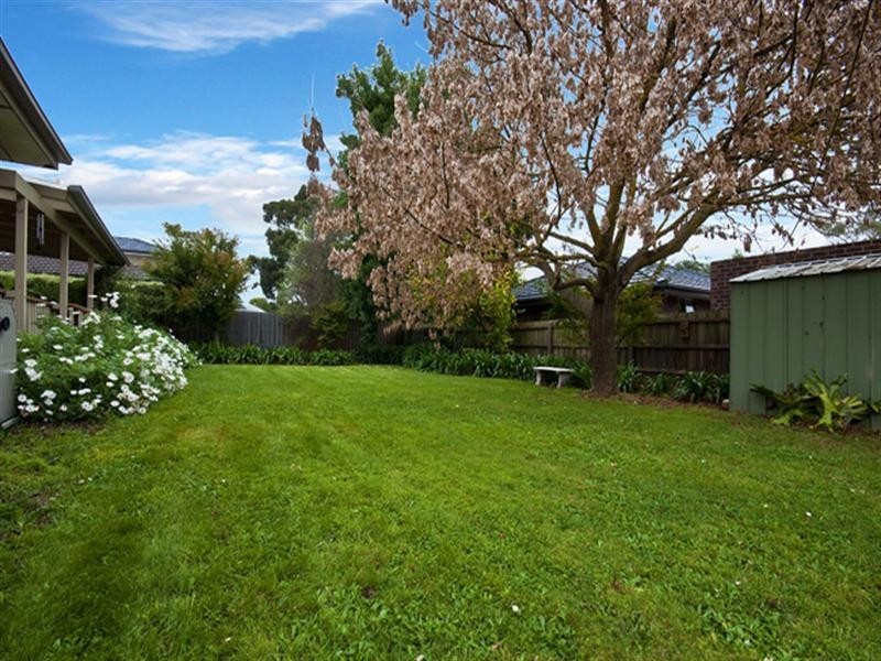 10 Renwick Road, Ferntree Gully VIC 3156