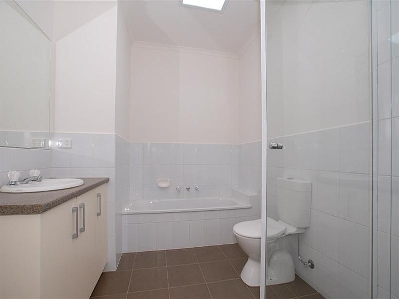 4/17-19 Myrtle Street, Bayswater VIC 3153