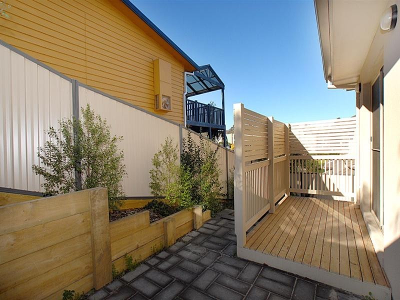 2/14 McNabb Street, Berwick VIC 3806