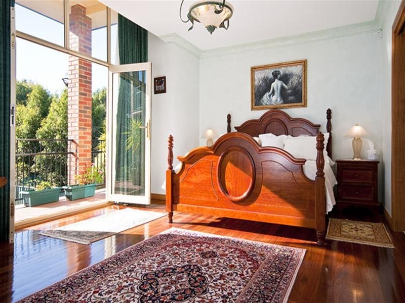 1 The Outlook, Lysterfield South VIC 3156