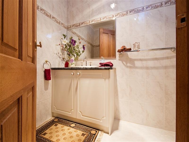 1 The Outlook, Lysterfield South VIC 3156