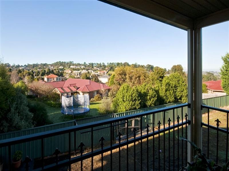 1 The Outlook, Lysterfield South VIC 3156