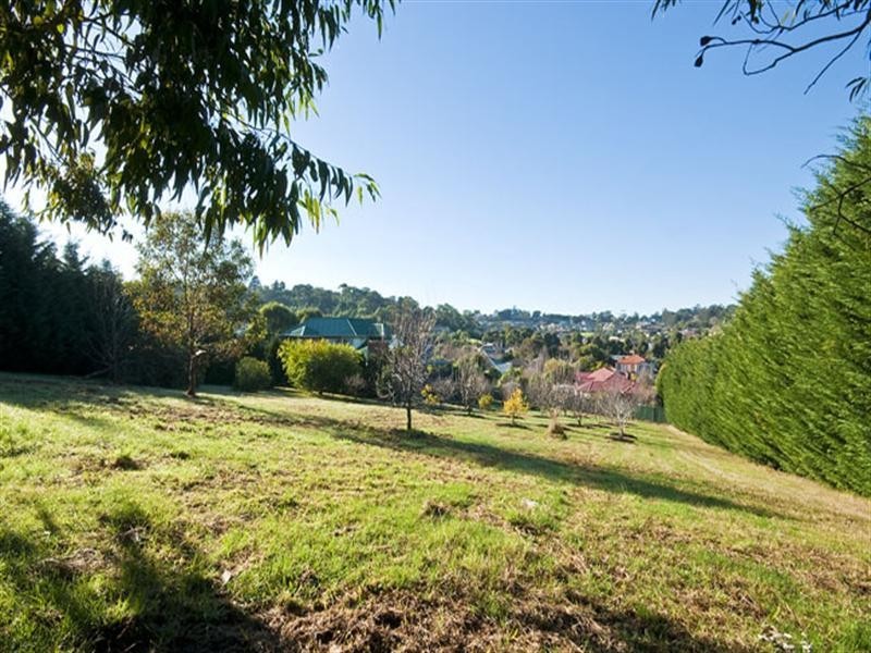 1 The Outlook, Lysterfield South VIC 3156