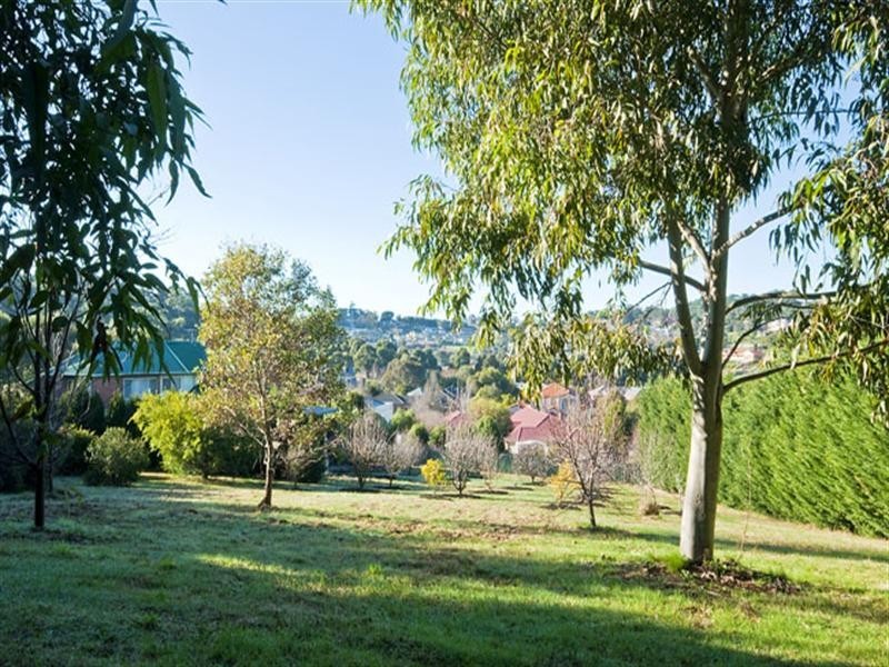 1 The Outlook, Lysterfield South VIC 3156