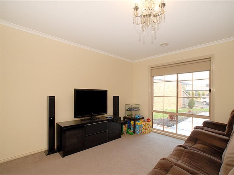 8 Banyalla Place, Rowville VIC 3178