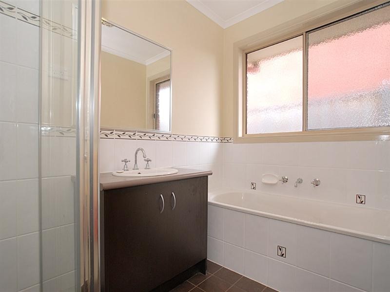 8 Banyalla Place, Rowville VIC 3178