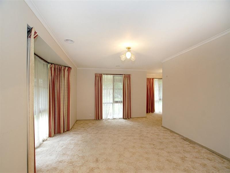 164 Windermere Drive, Ferntree Gully VIC 3156