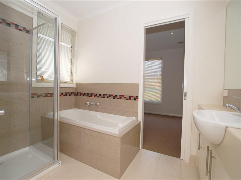 1/1399 High Street Road, Wantirna South VIC 3152