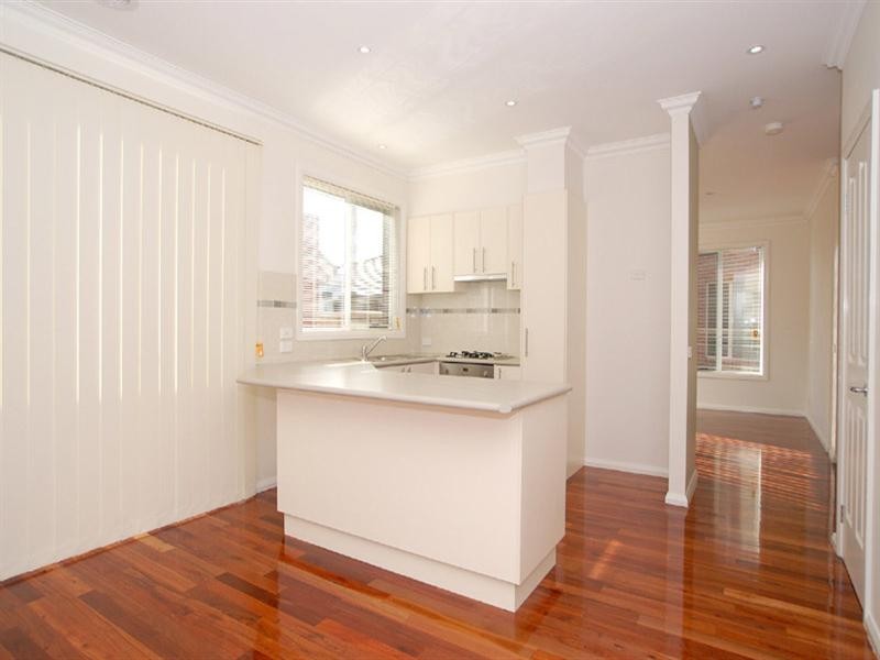 2/1399 High Street Road, Wantirna South VIC 3152