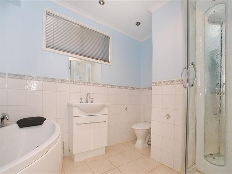 12 Nelson Street, Ferntree Gully VIC 3156