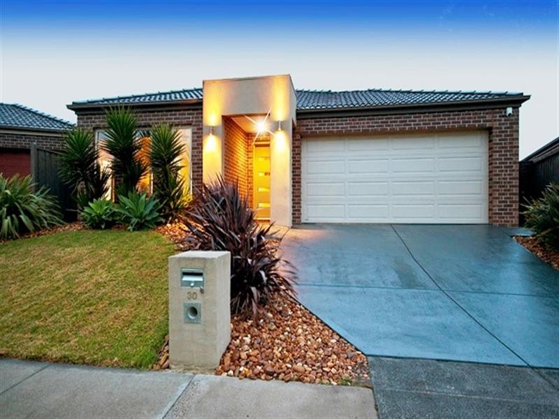 30 Sanctuary Crescent, Rowville VIC 3178