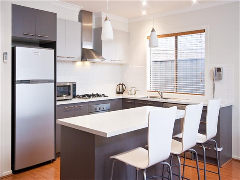 30 Sanctuary Crescent, Rowville VIC 3178