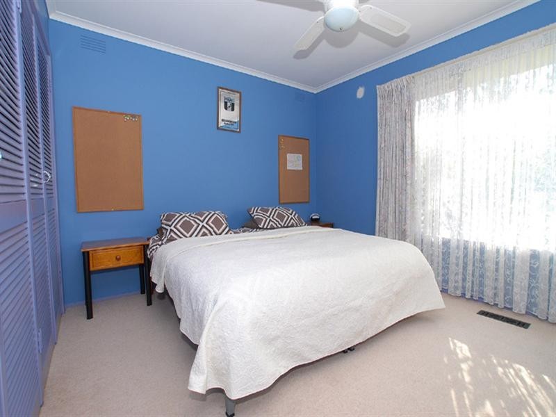 132 Lomond Avenue, Kilsyth VIC 3137